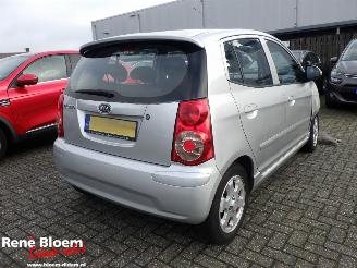 Vaurioauto  passenger cars Kia Picanto 1.1 X-clusive 2008/9