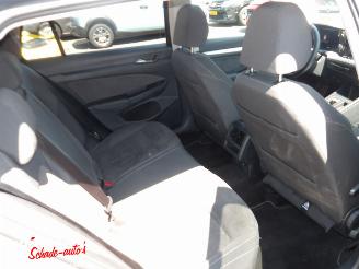 Volkswagen Golf 1.5 e-TSI Life Business picture 13