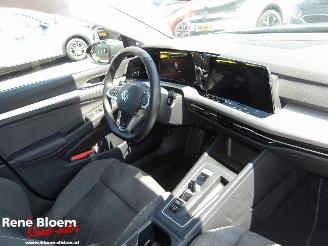 Volkswagen Golf 1.5 e-TSI Life Business picture 12