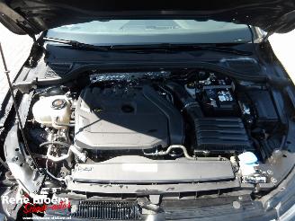 Volkswagen Golf 1.5 e-TSI Life Business picture 7