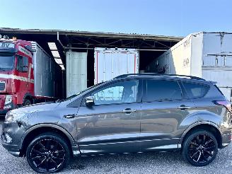 Coche accidentado Ford Kuga 1.5 EcoB Turbo 150pk 6-bak ST-Line - nap - navi - xenon - park assist - leer + alcantara - zwarte hemel - keyless 2017/9