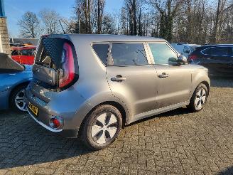 Kia E-Soul electrische kia soul , geen schade ,, zwak accupakket 100% laden is 50 km picture 4