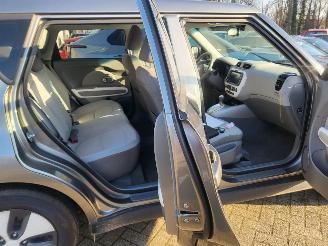 Kia E-Soul electrische kia soul , geen schade ,, zwak accupakket 100% laden is 50 km picture 9