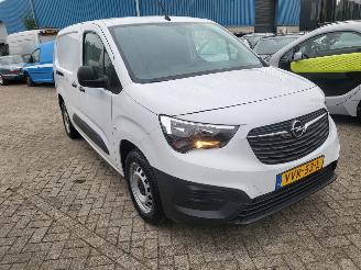 Käytettyjen commercial vehicles Opel Combo Opel Combo benzine 1.2 PureTech 110 S&S Lengte 2 2023/5