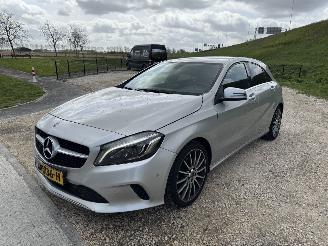 Voiture accidenté Mercedes A-klasse 180 prestige automaat/navi/camera 2017/11