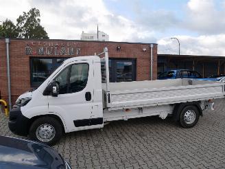 krockskadad bil bedrijf Peugeot Boxer  2023/4