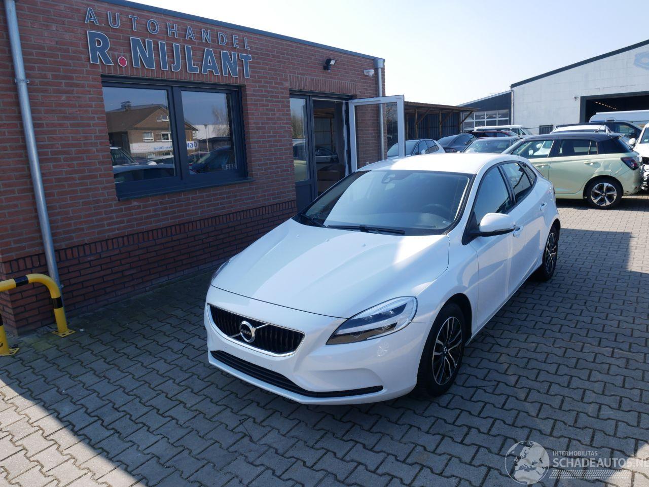 Volvo V-40 LED