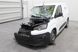Coche siniestrado Peugeot Partner  2022/10
