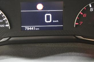 Peugeot 208  picture 12