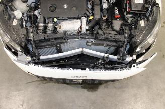 Peugeot 208  picture 24