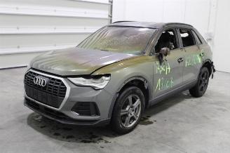 Audi Q3  picture 1