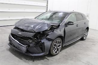 Damaged car Kia Cee d cee'd 2019/3