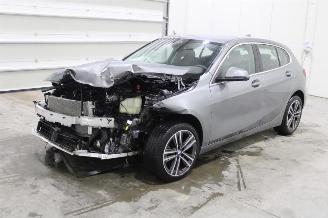krockskadad bil auto BMW 1-serie 118 2023/12