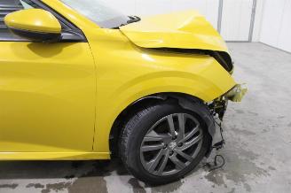 Peugeot 208  picture 6