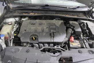 Toyota Avensis  picture 13