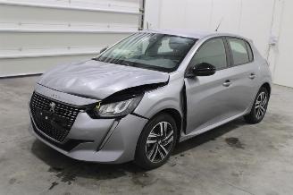 Vaurioauto  passenger cars Peugeot 208  2023/10