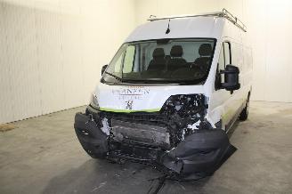 uszkodzony samochody osobowe Peugeot Boxer  2023/4