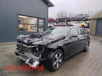 Vrakbiler auto Mercedes C-klasse C Estate (S206), Combi, 2021 C-300 e 2.0 Turbo 2024/1