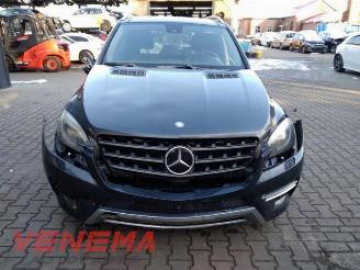 Vrakbiler auto Mercedes ML ML III (166), SUV, 2011 / 2015 3.0 ML-350 BlueTEC V6 24V 4-Matic 2015/1