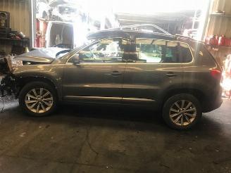 Vrakbiler auto Volkswagen Tiguan DIESEL- 2000CC - 6VIT - 81KW 2012/1