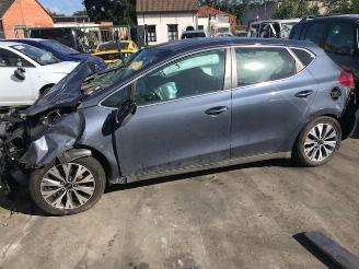 Démontage voiture Kia Cee d benzine - 1000cc 2016/1