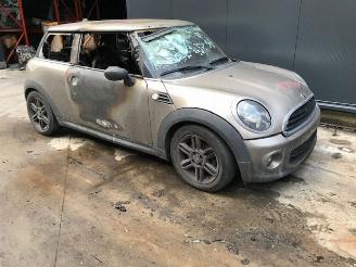 Démontage voiture Mini   2013/1