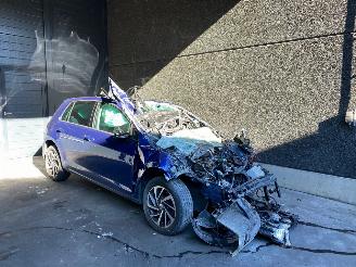 Salvage car Volkswagen Golf VII (AUA) Hatchback 2012 / 2019 1.4 TSI BlueMotion Technology 125 16V Hatchback  Benzine 1.395cc 92kW (125pk) 2018/4
