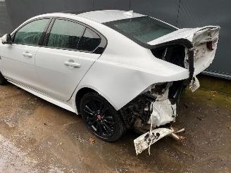 Jaguar XE XE Sedan 2016 2.0d 180 16V Sedan 4Dr Diesel 1.999cc 132kW picture 5