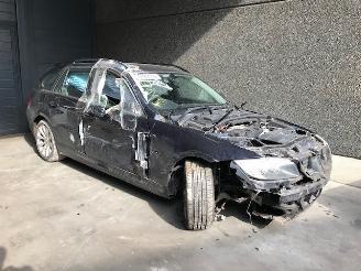 Salvage car BMW 3-serie Touring (E91) Combi 2004 / 2012 320i 16V Combi/o  Benzine 1.995cc 125kW (170pk) RWD 2009/5