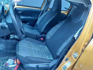 Peugeot 108 108, Hatchback, 2014 1.0 12V picture 10