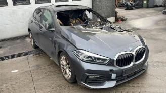 Coche siniestrado BMW 1-serie 1 serie (F40), Hatchback, 2019 116d 1.5 12V TwinPower 2020/1