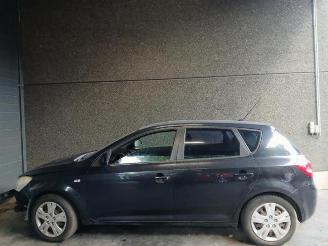 Kia Cee d Cee'd (EDB5), Hatchback 5-drs, 2006 / 2012 1.4 CVVT 16V picture 9