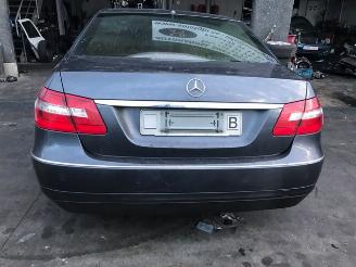 Mercedes E-klasse EW212 - DIESEL - 2200 CC - AUTOMAAT picture 1
