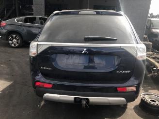 Coche siniestrado Mitsubishi Outlander DIESEL - 2200CC - 6VIT 2015/1