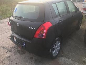 Autoverwertung Suzuki Swift benzine-1300cc-5vit 2017/1