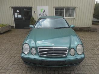 Vrakbiler auto Mercedes CLK 320 1999/1