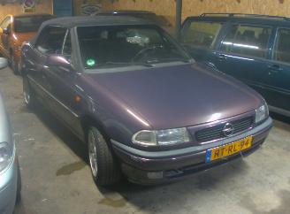 damaged passenger cars Opel Astra f cabrio 1997/1