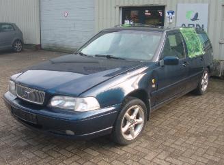 Uttjänta bilar auto Volvo V-70  1998/1