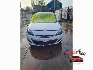 Salvage car Opel Astra Astra J Sports Tourer (PD8/PE8/PF8), Combi, 2010 / 2015 2.0 CDTI 16V 165 2015/6