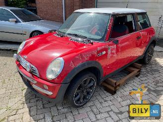 Salvage car Mini Cooper R50 2006/11