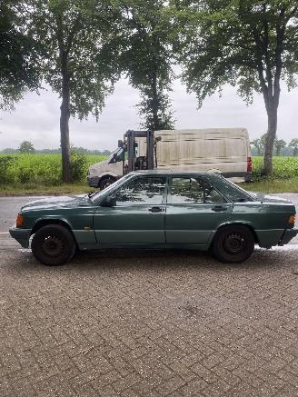Mercedes 190-serie 190 E 1.8 picture 1