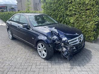 Unfallwagen Mercedes C-klasse 180 Business MOTOR LOOPT!! NAP 156PK! 2011/11