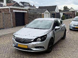 Schadeauto Opel Astra 1.4 Online Edition 2017/1