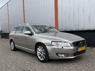 krockskadad bil bedrijf Volvo V-70 2.0 D4 Nordic+ AUTOMAAT EURO 6 2015/1