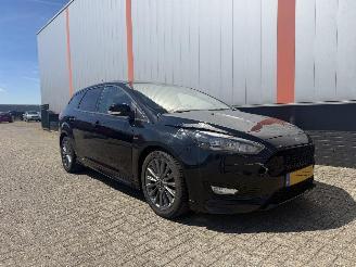 Ford Focus 1.0 Titanium ST Line picture 2