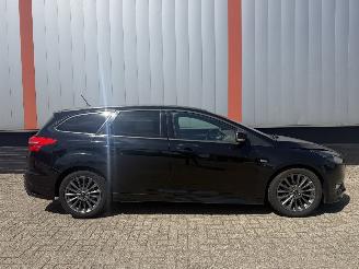 Ford Focus 1.0 Titanium ST Line picture 3