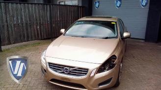 Uttjänta bilar auto Volvo S-60 S60 II (FS), Sedan, 2010 / 2018 2.0 D3 20V 2011/0