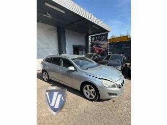 Vrakbiler auto Volvo V-60 V60 I (FW/GW), Combi, 2010 / 2018 2.0 T 16V 2012/7