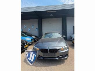 Vrakbiler auto BMW 3-serie 3 serie (F30), Sedan, 2011 / 2018 320d xDrive 2.0 16V 2013/9