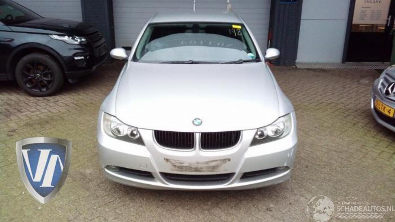 BMW 3-serie 3 serie (E90), Sedan, 2005 / 2011 320d 16V